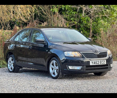 SKODA Rapid 1.2 TSI Elegance Euro 5 5dr - 4