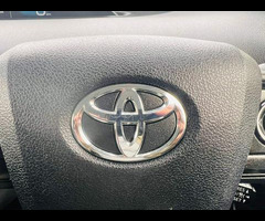 Toyota Prius 1.8 VVTi Excel Euro 6 (S/S) CVT 5Dr - 20