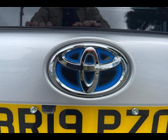 Toyota Prius 1.8 VVTi Excel Euro 6 (S/S) CVT 5Dr - 32