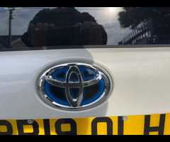 Toyota Prius 1.8 VVTi Excel Euro 6 (S/S) CVT 5Dr - 31