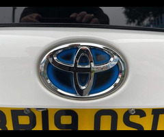 Toyota Prius 1.8 VVTi Excel Euro 6 (S/S) CVT 5Dr - 32