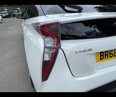 Toyota Prius 1.8 VVTi Excel Euro 6 (S/S) CVT 5Dr - 28