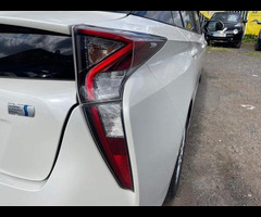 Toyota Prius 1.8 VVTi Excel Euro 6 (S/S) CVT 5Dr - 35