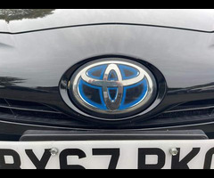 Toyota Prius 1.8 VVTi Excel Euro 6 (S/S) CVT 5Dr - 35