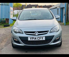 Vauxhall Astra 1.4 16v Excite Euro 5 5dr - 10