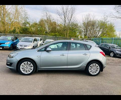 Vauxhall Astra 1.4 16v Excite Euro 5 5dr - 12