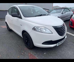 Chrysler Ypsilon 1.2 Ypsilon Silver 5dr - 9