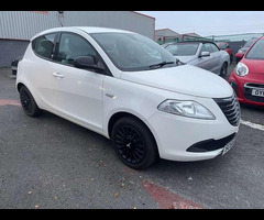 Chrysler Ypsilon 1.2 Ypsilon Silver 5dr - 12